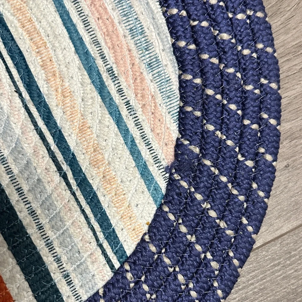 N/A oval rug